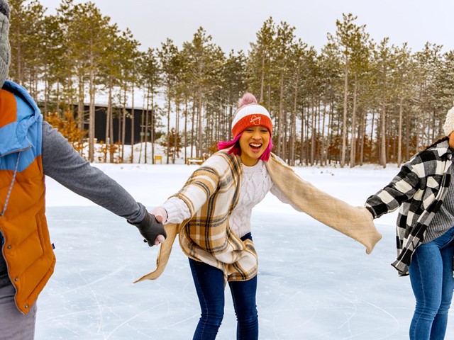 6 Spectacular Ice Skating Spots in Wisconsin