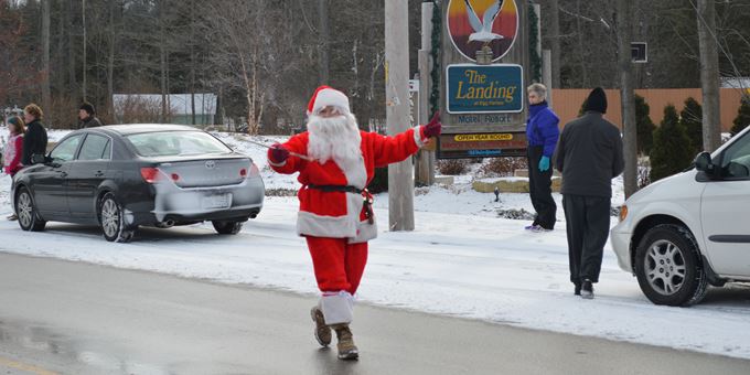 Baton-twirling Santa!